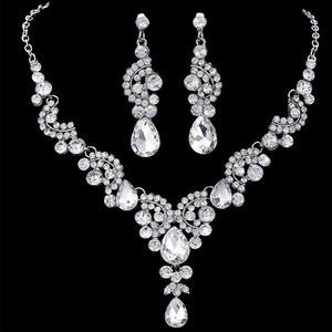 Parure de bijoux de mariée arabe chrétienne romantique et élégante, collier et boucles d'oreilles multicolores en cristal bleu champagne, deux pièces - Product Image 6