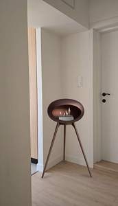 Cheminée à éthanol en acier design autoportante avec flamme réelle pour la décoration intérieure et le chauffage intérieur/extérieur - Product Image 5