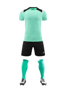 26 maillots de football hautement personnalisables. Nous prenons en charge les commandes que nos concurrents n'osent pas prendre en charge. Contactez-nous pour plus d'informations. - Product Image 5