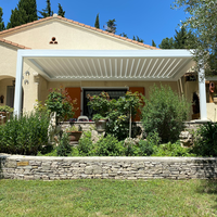 Pergola Bioclimatique Motorisée/Manuelle avec Système Solaire, Accessoire d'Écran, Structure en Aluminium pour Jardin/Extérieur/Abri de Voiture, Résistante au Vent