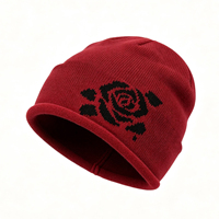 Gorro de punto suave apilable con jacquard de rosas, gorro de punto holgado con etiqueta privada personalizada, gorro de punto al por mayor, gorro de seis paneles.