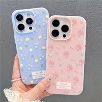 Combinaison de fleurs fraîches et de feuilles vertes ; Convient comme coque de téléphone pour l'Apple 16 Pro Max.