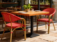 Chaises de bistrot françaises rouge bordeaux empilables, chaises de patio françaises de style parisien pour l'extérieur, chaises à bras pour restaurant