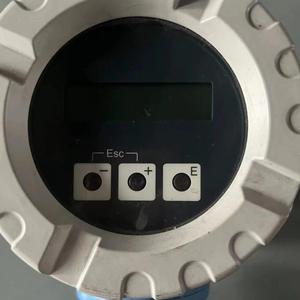 Spécifications du débitmètre E+H 50H65 : Fait généralement partie du kit d'installation avec des boulons en acier inoxydable - Product Image 1