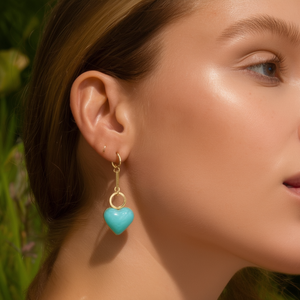Boucles d'oreilles pendantes tendance en forme de cœur, plaquées or PVD, en acier inoxydable 316L, bijoux durables et résistants - Product Image 3