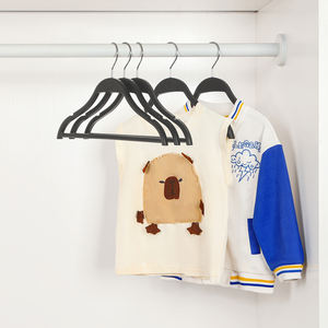 Percha <span class=keywords><strong>de</strong></span> Plástico Negra Estilo <span class=keywords><strong>Zara</strong></span> Personalizada, Percha <span class=keywords><strong>de</strong></span> Plástico para Camisetas <span class=keywords><strong>de</strong></span> Moda Rápida para Tiendas <span class=keywords><strong>de</strong></span> Ropa - Product Image 3