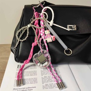 2024 mới Punk cô gái loạt Phụ nữ túi trang trí mini màu Hồng Mèo lớn rõ ràng trái tim quyến rũ dây màu hồng Keychain Bạc Bead Bow dây móc khóa - Product Image 2