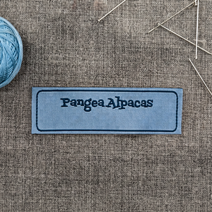 ป้ายผ้าทอพิมพ์ลายนูน 3 มิติ โลโก้ Pangea Alpacas รูปทรงสี่เหลี่ยมผืนผ้า ซักได้ สำหรับติดเสื้อผ้า กระเป๋า และม้วน - Product Image 1
