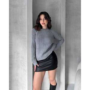 เสื้อสเวตเตอร์คอวี แขนยาว ผ้าริบถัก สำหรับผู้หญิง รุ่น Luxe หนา 14 กรัม ป้องกันขนร่วง สไตล์ Normcore มินิมอล สีขาว สำหรับฤดูใบไม้ร่วง - Product Image 3