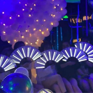 Abanico Plegable de Plástico Luminoso LED de 10 Pulgadas para Joyería - Accesorios para Espectáculos de Talento, Fiestas <span class=keywords><strong>Disco</strong></span> y Eventos Temáticos - Product Image 2