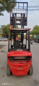 Montacargas Diésel Linde de Alto Rendimiento de 2.5t, Mástil de Dos Etapas, Tracción 4x4, Neumáticos Sólidos/Neumáticos, Usado en Construcción en Alemania - Product Image 3