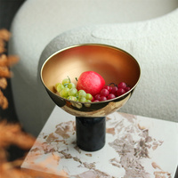 Bol de service sur piédestal de luxe moderne nordique assiette de fruits pièce maîtresse décorative or noir marbre bol de stockage de légumes