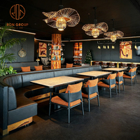 Canapé en cuir marron de style industriel, chaise en tissu orange avec structure métallique, ensemble de table en bois pour hôtel, restaurant occidental, steakhouse