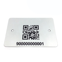 Etiqueta Metálica de 2 Orificios con Código QR, Código de Barras, Información Personal e Impresión UV