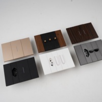 KLASS 118 Tipo Estándar Estadounidense, Enchufe Eléctrico de Doble Polo de Lujo, Acabado Mate, Panel de Dos Tonos, USB C, para Proyectos Comerciales y de Oficina