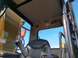 รถขุดตีนตะขาบ Caterpillar 325D2 มือสองจากสหรัฐอเมริกา น้ำหนัก 26.9 ตัน บุ้งกี๋ 1.1 ลูกบาศก์เมตร สำหรับงานหนักในเหมือง พร้อมคันบังคับ - Product Image 6
