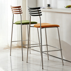 Tabouret de <span class=keywords><strong>bar</strong></span> commercial de luxe, stable, chromé, minimaliste, moderne, avec cadre en métal et revêtement en velours, hauteur <span class=keywords><strong>comptoir</strong></span>, pour la restauration et l'hôtellerie - Product Image 1