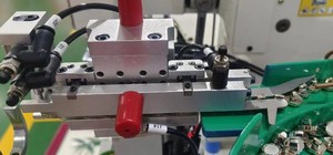 Machine à coudre les boutons JK373DD+917 avec dispositif d'alimentation automatique - Product Image 2
