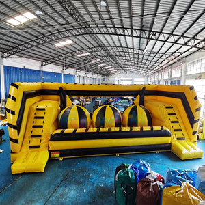 Juegos inflables de obstáculos con pelotas grandes para adultos, desafío de eliminación con pelotas tóxicas para eventos al aire libre. - Product Image 1