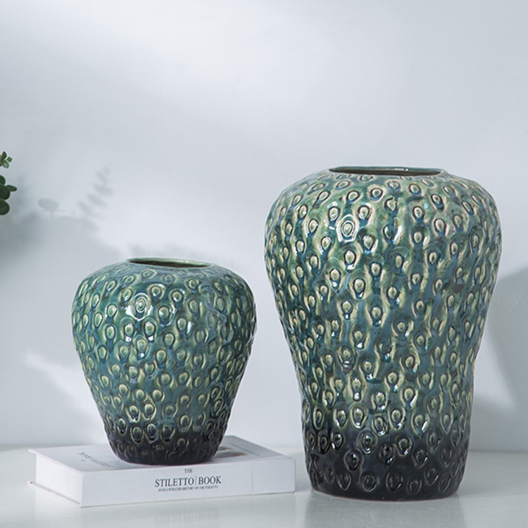 Personality light luxury living room office glazed porcelain decoration  peacock feather relief pattern ceramic vase
