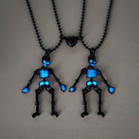 Collier de couple style Dark Wind, avec pendentif main fantôme et crâne lumineux pour Halloween