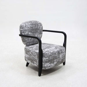 Fauteuil en tissu capitonné avec structure métallique, style luxe léger, haut de gamme, pour salon, chambre, appartement, villa, complexe hôtelier, design moderne et minimaliste - Product Image 2