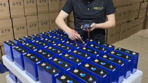 Cellule de batterie LiFePO4 CATL 320Ah Grade A, 10000 cycles, code QR original, stock DE PL UKR, pour système de stockage d'énergie domestique - Product Image 4