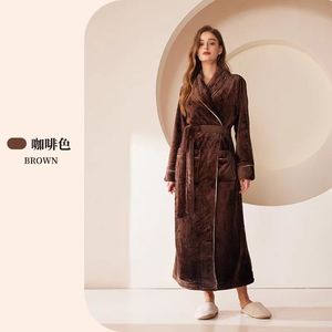 Abito da <span class=keywords><strong>donna</strong></span> in stile semplice Hotel lungo autunno e inverno nuovo <span class=keywords><strong>accappatoio</strong></span> in velluto corallo <span class=keywords><strong>di</strong></span> <span class=keywords><strong>lusso</strong></span> leggero - Product Image 3