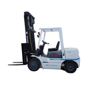Chariot élévateur TCM Mini 3 tonnes, moteur diesel d'occasion, bon état, EPA CE, divers stocks de vente au détail, y compris des chariots élévateurs neufs - Product Image 1