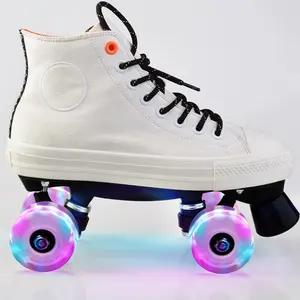 流行的伸缩式溜冰鞋4轮儿童闪光滚轴鞋带发光二极管灯