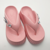 Belle conception plate-forme épaisse haute-élastique EVA OEM personnalisé femmes Ladys tongs avec des chaussures charme plage sandale pantoufles chaussures