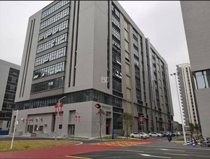 מנורת סירנת משואה חירום ניידת אלחוטית נטענת מהבהבת מסתובבת אזהרה led לרכבי הנדסה עם מגנטי - Product Image 6