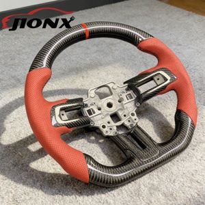 Vente directe d'usine, fibre de carbone pour <span class=keywords><strong>Ford</strong></span> <span class=keywords><strong>Mustang</strong></span> <span class=keywords><strong>GT</strong></span> <span class=keywords><strong>2015</strong></span> 2017 2018 2019 2022, volant en cuir perforé personnalisé - Product Image 6