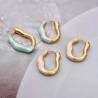 Bijoux de mode de forme ovale creuse géométrique irrégulière avec résine de couleur pure pour les femmes boucles d'oreilles de fête en gros