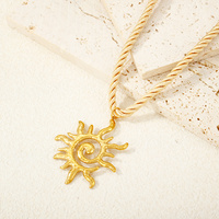 Collier en corde turquoise avec pendentif soleil en forme de cœur, en acier inoxydable plaqué or 18 carats, résistant à la décoloration, bijou à thème marin