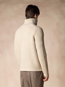Cardigã Masculino Pesado de Tricô em Creme com Abotoamento Duplo e Gola Alta, Ponto Waffle Texturizado para Inverno - Product Image 3