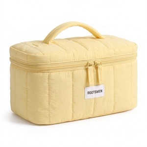 Trousse de Toilette Matelassée Jaune Beurre Grande Capacité avec Poignée Souple en Polycoton T/C Personnalisable Logo OEM - Product Image 2