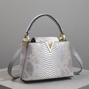 Borse e Borsette alla Moda 2025, Borse a Tracolla <span class=keywords><strong>da</strong></span> <span class=keywords><strong>Donna</strong></span> Firmate, Borse <span class=keywords><strong>da</strong></span> <span class=keywords><strong>Sera</strong></span>, Borse di Lusso di Marca per Donne - Product Image 3