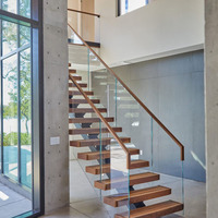Escaliers droits "Escalier facile à installer avec un design minimaliste et des marches antidérapantes" Marches en verre et bois marbré