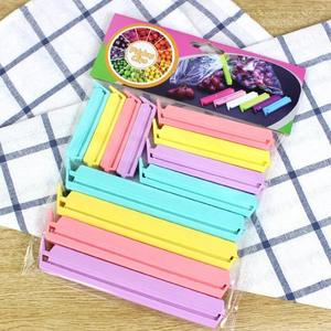 Paquete de 12 clips de plástico para sellar bolsas de comida y refrigerios, accesorios y herramientas para almacenamiento y organización en la cocina. - Product Image 2