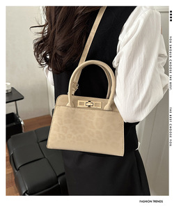 Bolsos de Mano Unisex de Gamuza, Estilo Vintage Inglés, Cierre Elegante, Impermeables, Bolsos Tote y de Hombro de Estilo Nicho - Product Image 2