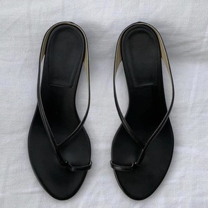Vente flash - Tongs en cuir PU pour femmes - Nouveau style - Grandes tailles - Chaussures pour femmes - Sandales de plage populaires pour femmes en PU - Product Image 5