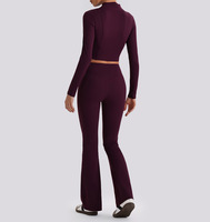 Nouvel ensemble de yoga 4 pièces pour femme, effet seconde peau, avec crop top, pantalon évasé taille haute croisée en V, respirant, pour le fitness et le sport