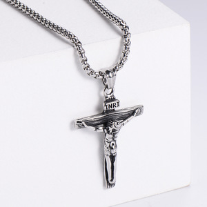 Collar de Cruz de Acero Inoxidable para Hombre |   Colgante de Jesús Crucificado |   Cadena de Oro, Plata y Negro para Regalo de Joyería - Product Image 5