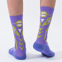Chaussettes de sport réfléchissantes lumineuses pour hommes et jeunes, mi-mollet, confortables, respirantes, semelle en tissu éponge, faible MOQ pour la course nocturne