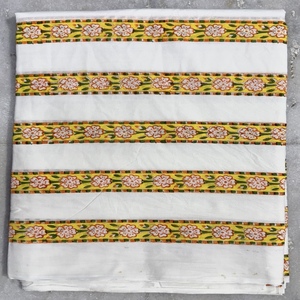 Tela de Algodón Estampada en Bloque, Ligera y Ecológica, Ideal para Confección de Cortinas y Vestidos, Diseño Floral Hecho a Mano en India - Product Image 2