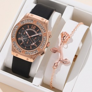 Reloj británico vintage con incrustaciones de diamantes y números arábigos retro. - Product Image 4