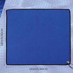 Serviette de sport personnalisée en microfibre à motif gaufré pour golfeur, promotionnelle pour le golf et les activités sportives - Product Image 4