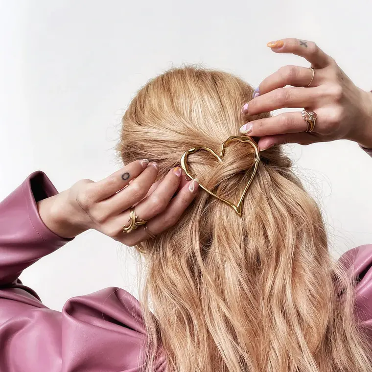 New Arrival Wholesale Minimalist Fashion Simple Metal Barrettes Geometric Heart Star Hair Clips For Women Girls