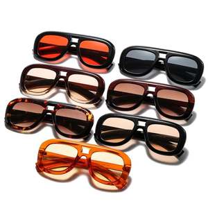 Gafas de Sol Retro 2025 con Logotipo Personalizado, Doble Puente, Lentes Degradadas, Protección UV400, Montura Grande Cuadrada para Mujer - Product Image 4